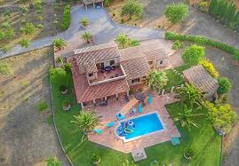 Nach medienberichten fühlte sich der minister in seiner schöneberger wohnung nicht. Die Mallorca Finca Als Corona Exil