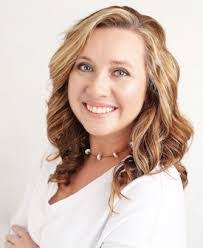 Julie Wendl's Instagram, Twitter & Facebook