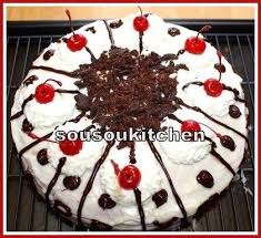 Gateau D Anniversaire Au Creme Chantilly كعكة عيد ميلاد Cuisine Marocaine Et Internationale De Sousoukitchen Gateau Anniversaire Gateau D Anniversaire A La Creme Gateau