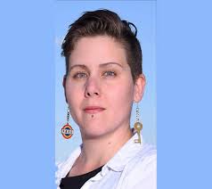 QX listar öppna regnbågspersoner i valet som du kan kryssa in!