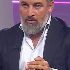 🔥 Santiago Abascal analiza la política migratoria que se vive actualmente  en España