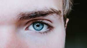 La micropigmentación de cejas inyecta pigmentos bajo la superficie de la piel que simular el pelo de la ceja. Estetica En Cejas Micropigmentacion Y Microblading