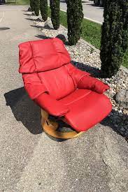 Im fall von stressless handelt es sich um den norwegischen vorzeigebetrieb ekornes, der 1934 in der von fjorden durchzogenen norwegischen. Neu Polstern Beziehen