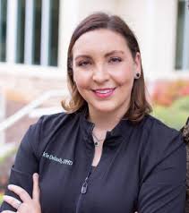 Class Notes: Alumni from 1970s to 2010 celebrate success