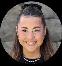 Laura Heeney's Instagram, Twitter & Facebook