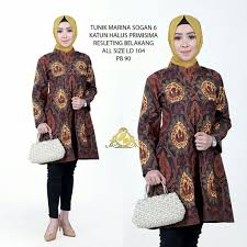 Model baju batik kantor kombinasi kain polos. Model Baju Batik Kerja Wanita Graha Batik