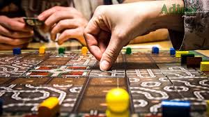 Entrambi i giocatori giocano sullo stesso dispositivo. Giochi Online Da Fare A Distanza Con Gli Amici In Videochiamata