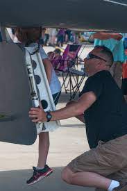 Airshow offers sky high entertainment > 307th Bomb Wing > Article Display