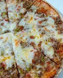 hayirli sabahlar tavada pratik pizzam bu sefer kiymali hem cok pratik hem de cok lezzetli isterseniz pizza malzemeleriyle yemek yemek tarifleri pizza