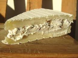 Brie Farci Au Chevre Cremeux Noix Et Figues Alimentation Aliments Sales Plats Au Fromage