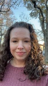 Jennifer Hooper's Instagram, Twitter & Facebook