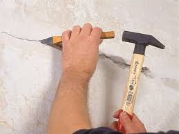 Dış duvar çatlakları nasıl kapatılır? Evin Duvarlarinda Catlaklar Nasil Ve Ne Kadar Yakin Duvarlardaki Catlaklarin Sizdirmazligi Adim Adim Talimatlar