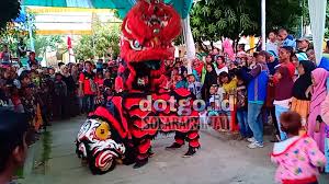 Ada yang memerintah kayangan yang bernama sanghyang nurrasa yang mempunyai dua anak putra dengan nama sanghyang wenang dan sanghyang tunggal. Barongsai Singa Dangdut Sejarah Tarian Singa Yang Melegnda Sejak Ribuan Tahun Silam Dotgo Id