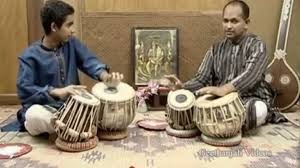 Tabla Is A Pair Of Drums It Consists Of Of A Small Right Hand Drum Called Dayan And A Larger Metal One Called Bayan Indian Instruments Hand Drum Indian Music