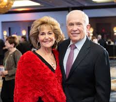 LARRY BUCK HONORED WITH JOYCE PROLER SCHECHTER SPIRIT OF LIFE AWARD