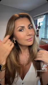 Bronzed summer makeup 🧡 For detailed tutorial watch  https://vm.tiktok.com/ZMrVVCTWt/ Products used: PixiBeauty H2O Skintint in  Mocha Ilia Cosmetics Foundation stick in Beech Maybelline Age rewind  concealer Fenty beauty contour stick in Truffle