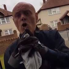 Man returns to street fight armed with a chainsaw