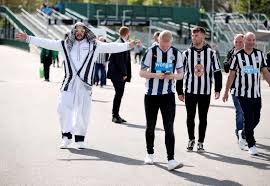 Find newcastle united fixtures, results, top scorers, transfer rumours and player profiles, with exclusive photos and video highlights. Newcastle United Und Saudi Arabien Brisante Ubernahme Der Spiegel