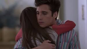 Así es que cuando en la serie muestran que patricio robles (pablo cruz guerrero) le consigue la portada con apenas una semana en el trabajo, estamos hablando de 1992 y no de 1988. U7wqy9rqjbhypm