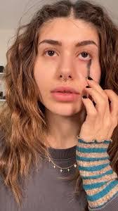 Yolanda Kirsch's Instagram, Twitter & Facebook