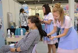 Because of the limited data on h air dye and whether or not it affects a developing fetus, many women who choose to dye their hair while pregnant opt for treatments where the dye doesn't come into contact with the scalp. Hair Colouring During Pregnancy Natural Ways Precautions To Take