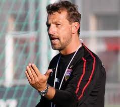 Travel guide resource for your visit to weinzierl. Official Augsburg Replace Herrlich With Weinzierl