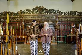 Gendingjawa #karawitan #gamelan gamelan jawa (gending jawa) klasik, the most beautiful traditional ethnic. 17 Foto Prewedding Jawa Hijab Di Rumah Budaya Tembi Jogja Prewed Dita Iwan Fotografer Pernikahan Prewedding Wedding Photographer Jogja Yogyakarta Indonesia