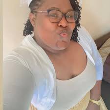 love that knows no borders, only forever. 💍❤️🇺🇸🇯🇲🌍” @essence Planner:  l3.events Photographer: @stanlophotography MUA: @mua_ttt_tia Hairstylist:  @hairbyestylez Dress: @matopeda.atelier Suit: @eadenmyles Videographer:  unleashed visuals Writer ...