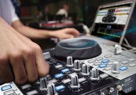 An led sound level indicator makes it easier to monitor and control the audio level. Disc Hercules Dj Console 4 Mx Dj Controller At Gear4music