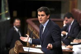 Después de 37 años acumulando poder, una moción de censura podría poner fin a sus días en política. Mocion De Censura El Augurio De Un Futuro Negro De Cs Tras Quedarse Solo En La Mocion A Rajoy Publico
