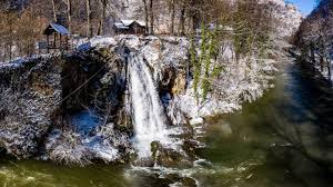 Beyond the intimacy with which it awaits you, our cottage consists of: Cascada Vadu Crisului DestinaÈ›ia De Ecoturism PÄƒdurea Craiului