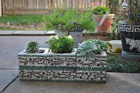 Whether you want to construct a privacy wall or a retaining wall, the principle is the same. Cinder Block Garden Wall Ideas Decoredo