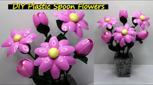 Salah satunya yaitu kerajinan dari plastisin. Ide Kreatif Bunga Hias Yang Sangat Cantik Dari Sendok Plastik Bekas Plastic Spoon Flowers Youtube