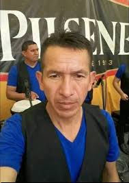 Descansa en paz hermano, en tu banda conocí grandes músicos, conocí varias  provincias haciendo música siempre andabas riendo y jodiendo a la gente, me  llevo gratos recuerdos querido amigo, un abrazo al