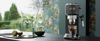 Delonghi dedica ec680 15 bar stainless steel slim espresso and cappuccino machine with advanced cappuccino system is very easy to learn to use. De Longhi Dedica Style Traditional Barista Pump Espresso Machine Coffee And Cappuccino Maker Ec685bk Black Amazon Co Uk Home Kitchen