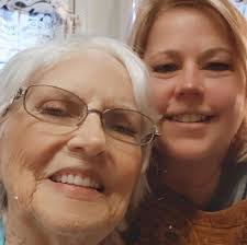 Louise Erdman's Instagram, Twitter & Facebook