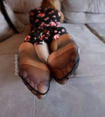 PBandsoles on X: You like to take off these nylons? Or prefer to sniff  them first? 😈 #nylons #stickings #legs #footmodel t.coBx2MoAZw20   X