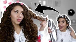 Kurze haare kann man auf beides eindrehen, wobei die lockenwickler einen lässigeren effekt erzeugen. Locken Ohne Hitze Nur Mit Alufolie Valeria Greb Youtube