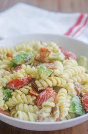Life S Ambrosia Bacon Tomato Avocado Pasta Salad Will Help You Make All Of The Friends This Summer It S A Family Favorite Side Dish With Crispy Bacon Creamy Avocado And Sweet Summer