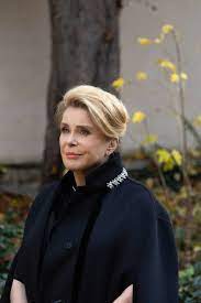 Catherine deneuve katʁin dəˈnœv, урождённая катри́н фабье́н дорлеа́к, фр. Catherine Deneuve Im Gesprach Uber Starrollen Und Metoo