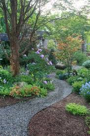 70 Magical Side Yard And Backyard Gravel Garden Design Ideas 48 1 Oot Traffic You Will Need To Dig The In 2020 Backyard Walkway Backyard Garden Backyard Landscaping
