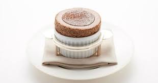 Presentation Souffle Au Chocolat Noir Piment Et Noix De Pecan By Ducasse Desserts Food Chocolate Souffle