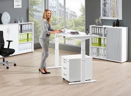 Das design ist modern und ein blickfang in jedem büro oder privatraum. Buro Ideen