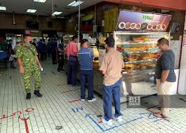Tempat makan ini cocok dan bisa dikatakan surganya bagi penggemar seafood. Lega Waktu Operasi Kedai Makan Dilanjutkan