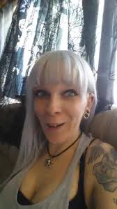 Just discovered we can sew thru worbla thanks to the amazing people at  Cosplay Supplies! Sitting here at @justbecoscraft and the lovely Colinne  Stroud...