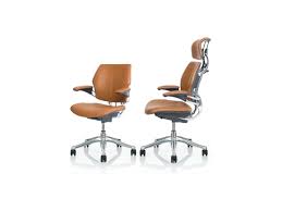 Contoured cushioning supports you where you need it while allowing users to individually position each part of the office chair to fit the body. Humanscale F211gw101 Freedom Task Chair With Headrest Wave Black Touchboards