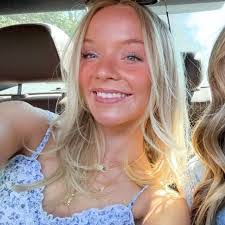 Eva Mccallum's Instagram, Twitter & Facebook