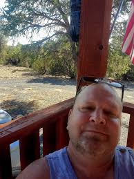 Okay so why I didn't take alot of pictures with all family members Sunday i  really don't know or have a really good excuse except for the fact that I  was hungry