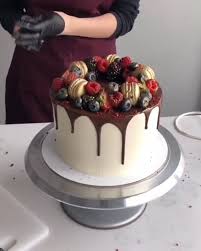 Tired Of Buying Ready Made Cake And Their Classic Images So Now It S Your Turn To Create Amazing In 2020 Cake Decorating Techniques Savoury Cake Easy Cupcake Recipes