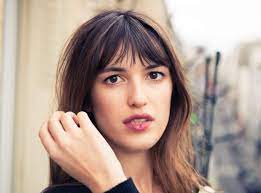 However, you'll want to make sure to get bangs that will suit you best, choosing the style of your fringe based on your hair type, hair length, and face shape. 25 Bangs Hairstyles Perfect For Women With Oval Face